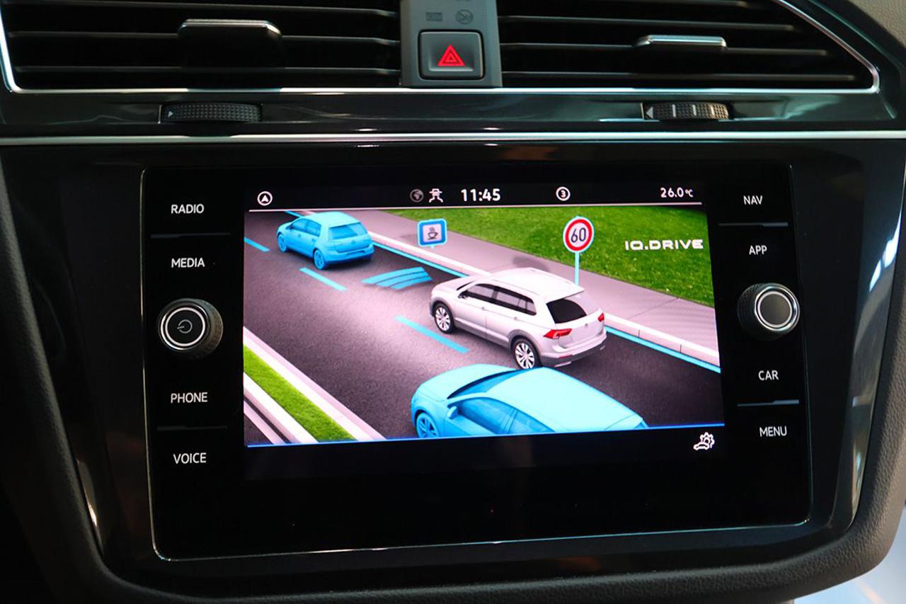 VOLKSWAGEN Tiguan 2.0 TDI 150cv SCR DSG R-Line - 24
