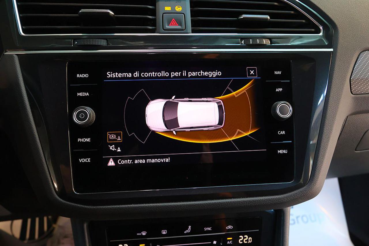 VOLKSWAGEN Tiguan 2.0 TDI 150cv SCR DSG R-Line - 23