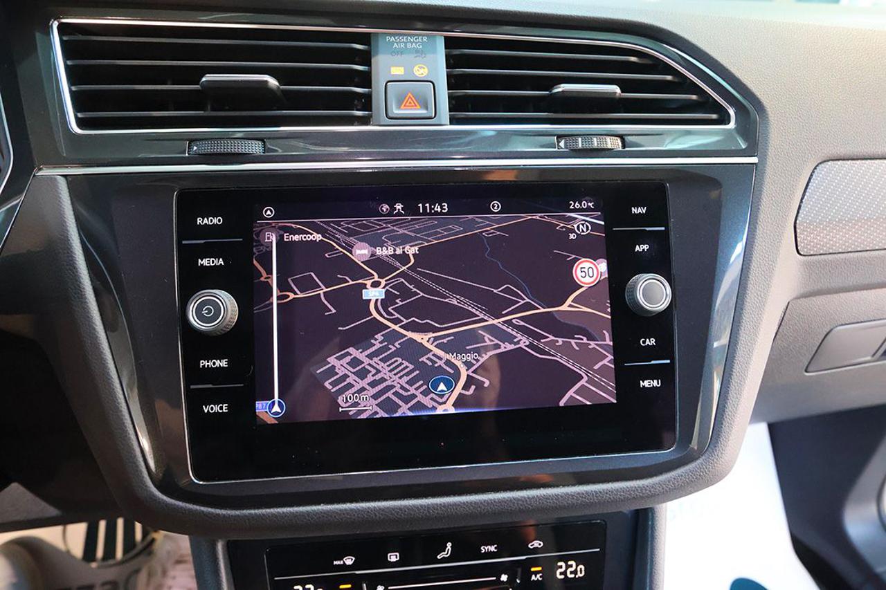 VOLKSWAGEN Tiguan 2.0 TDI 150cv SCR DSG R-Line - 22
