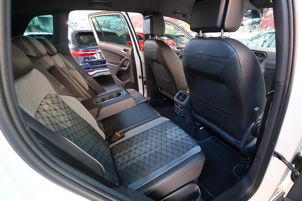 VOLKSWAGEN Tiguan 2.0 TDI 150cv SCR DSG R-Line - 18