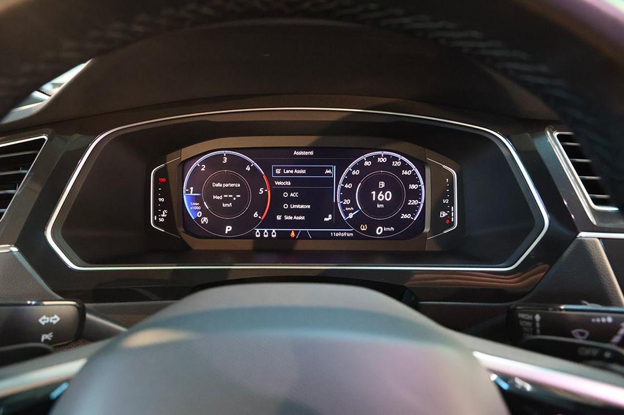 VOLKSWAGEN Tiguan 2.0 TDI 150cv SCR DSG R-Line - 29
