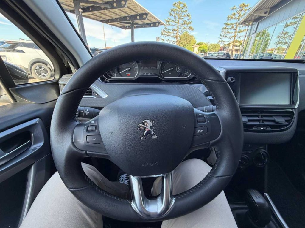 PEUGEOT 2008 1° serie PureTech 82 Active - 12