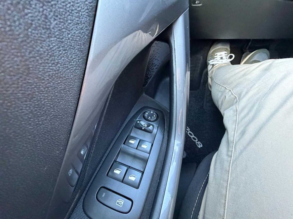 PEUGEOT 2008 1° serie PureTech 82 Active - 14