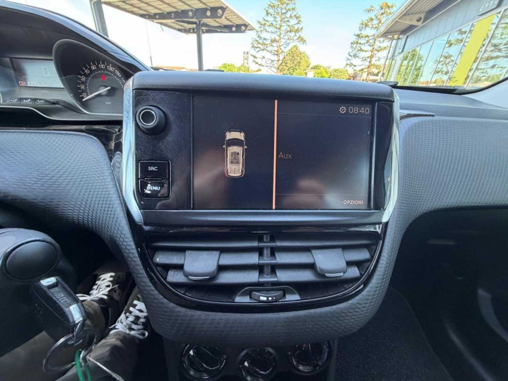 PEUGEOT 2008 1° serie PureTech 82 Active - 17