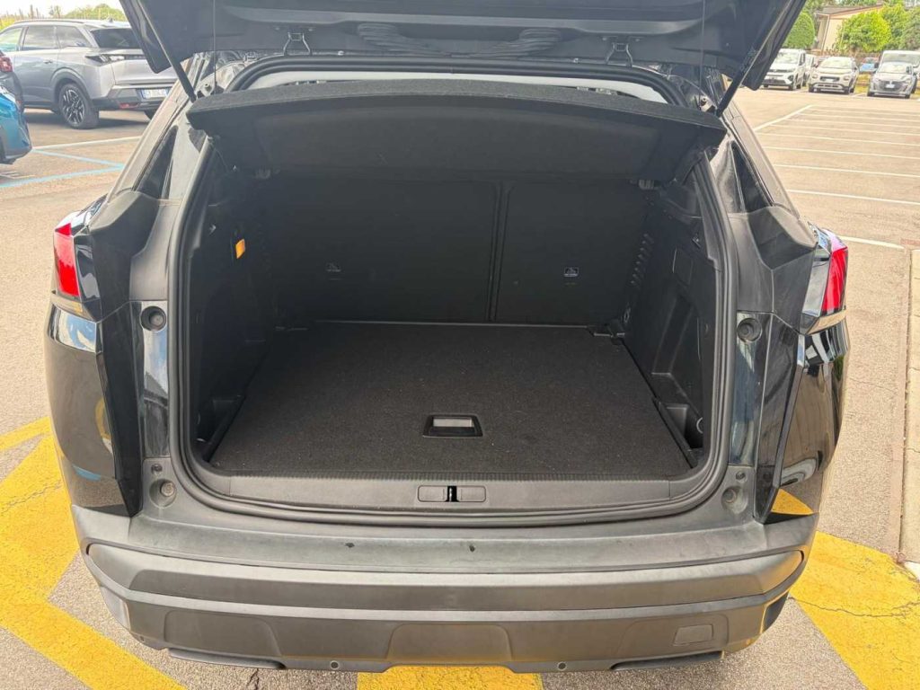 PEUGEOT 3008 BlueHDi 130 S&S Active - 10