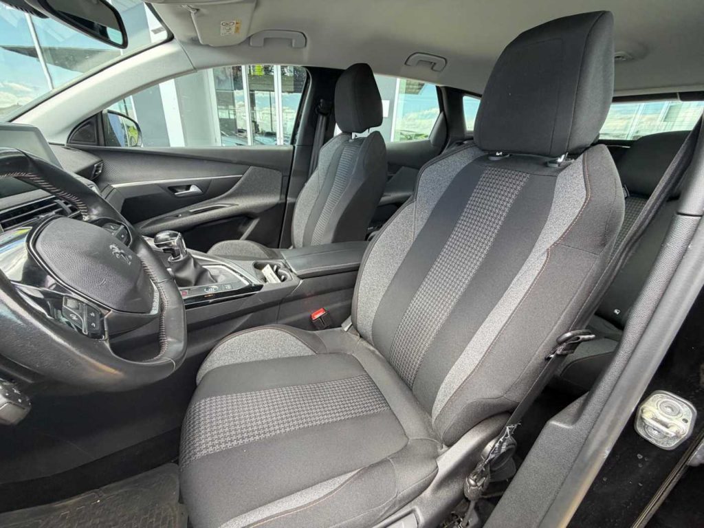 PEUGEOT 3008 BlueHDi 130 S&S Active - 13