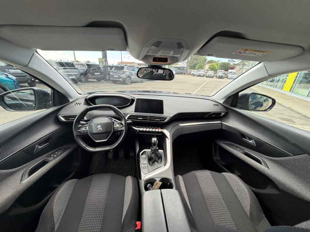 PEUGEOT 3008 BlueHDi 130 S&S Active - 19