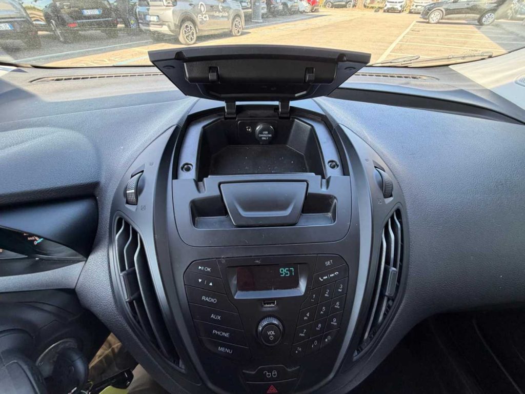 FORD Tourneo Courier 1.5 TDCI 75 CV Plus - 14