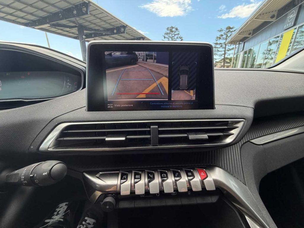 PEUGEOT 3008 BlueHDi 130 S&S Active - 16