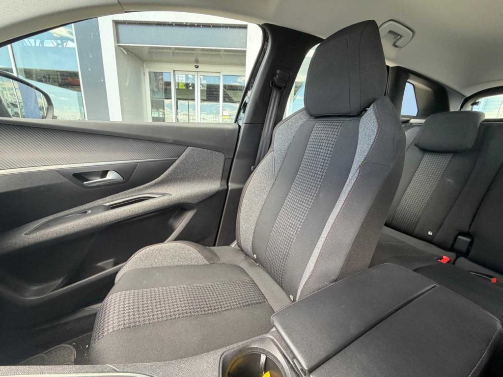 PEUGEOT 3008 BlueHDi 130 S&S Active - 20