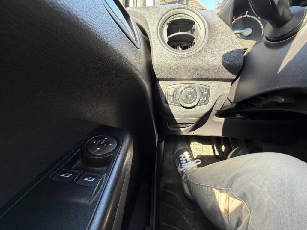 FORD Tourneo Courier 1.5 TDCI 75 CV Plus - 16