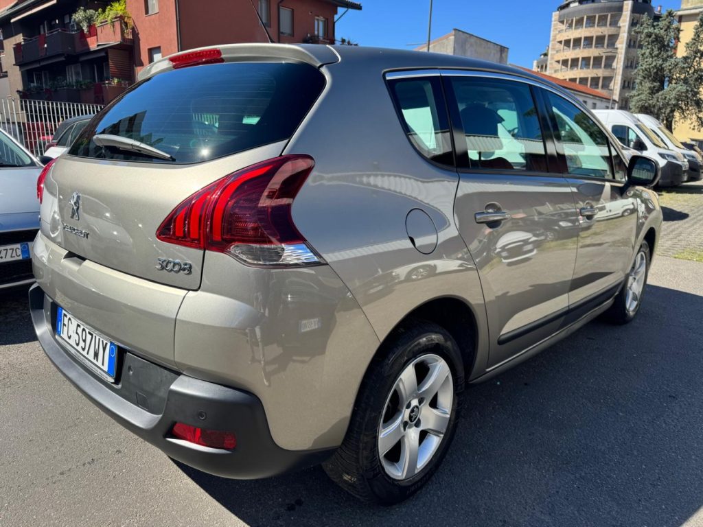 PEUGEOT 3008 BlueHDi 120 EAT6 S&S Allure - 7