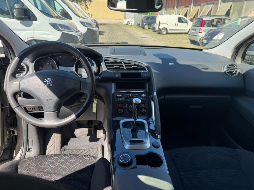 PEUGEOT 3008 BlueHDi 120 EAT6 S&S Allure - 9