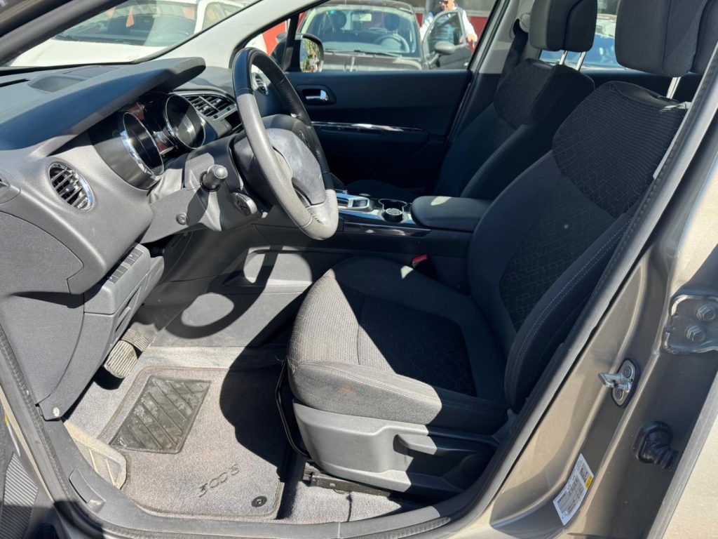 PEUGEOT 3008 BlueHDi 120 EAT6 S&S Allure - 14