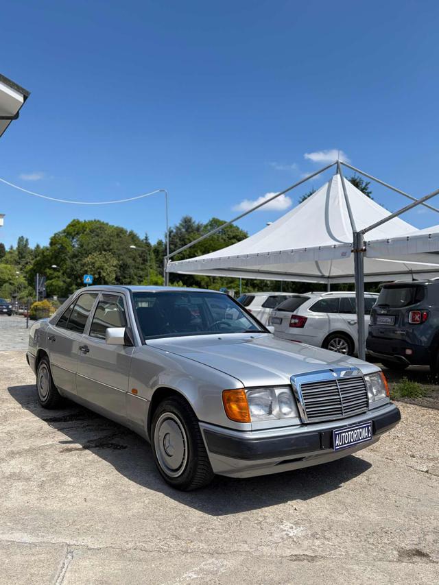 MERCEDES-BENZ E 200 Grigio metallizzato