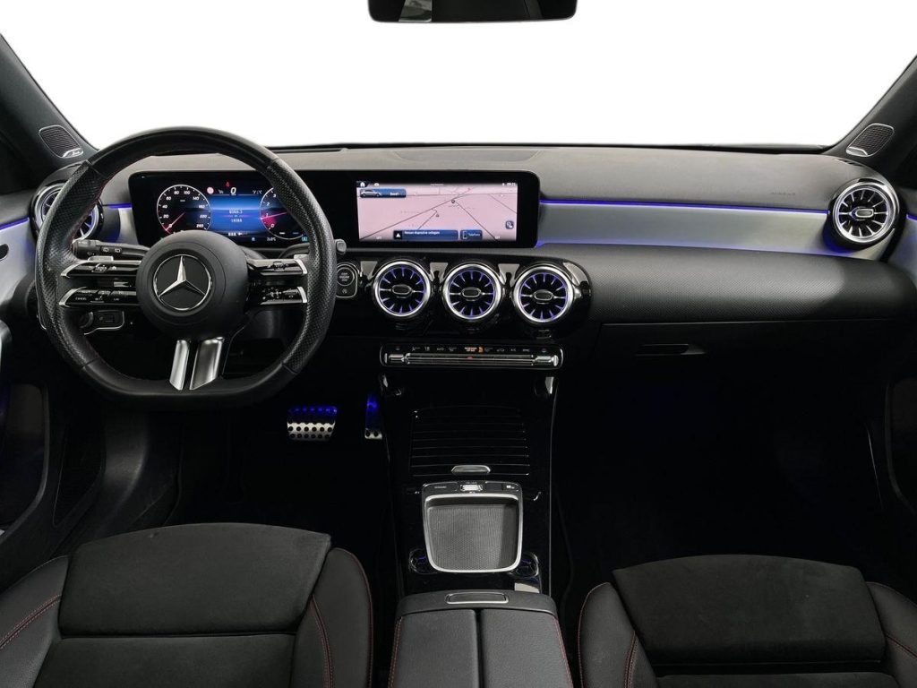 MERCEDES-BENZ A 250 Automatic 4Matic AMG Line Premium Plus - 8