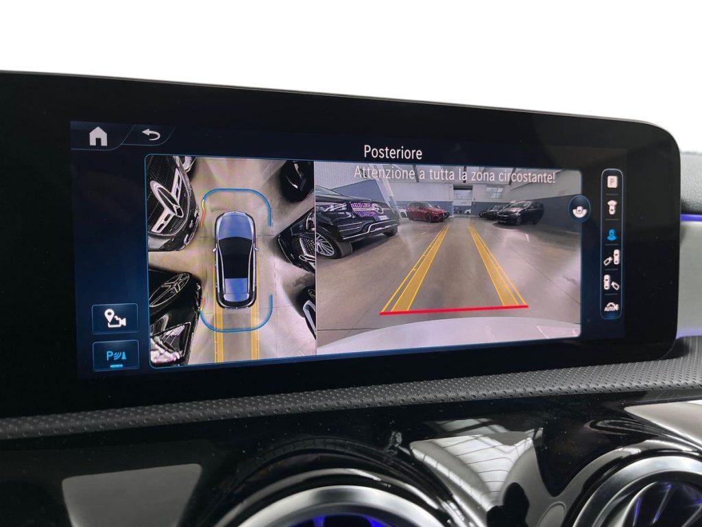 MERCEDES-BENZ A 250 Automatic 4Matic AMG Line Premium Plus - 11