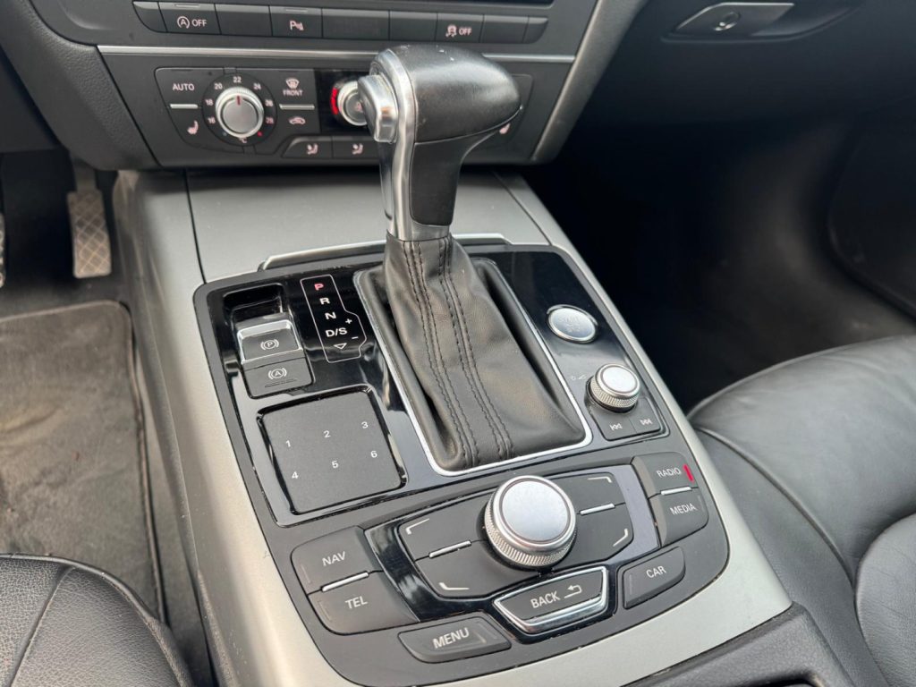 AUDI A6 Avant 2.0 TDI 177 CV AUT. Business plus - 10