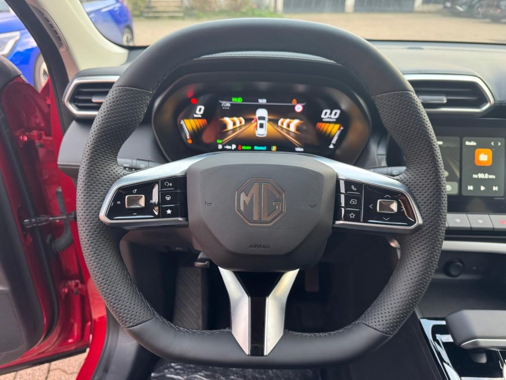 MG ZS 1.5 FullHybrid+ 197CV LUXURY - 8