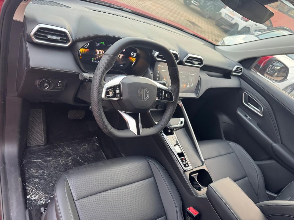 MG ZS 1.5 FullHybrid+ 197CV LUXURY - 10