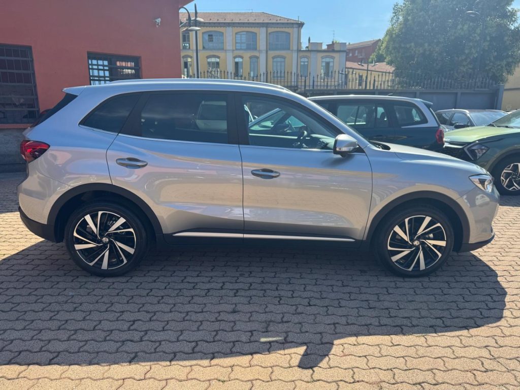 MG ZS 1.5 Hybrid+ 197CV LUXURY - 4