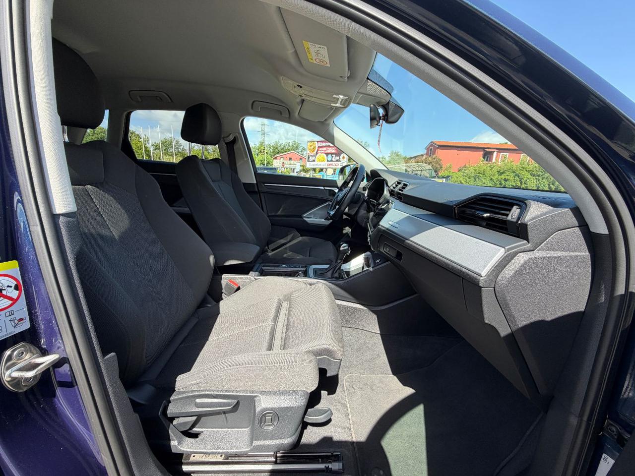 AUDI Q3 35 TDI quattro S tronic Business - 9
