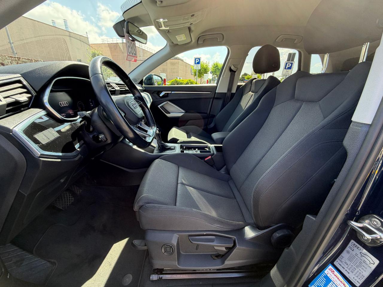 AUDI Q3 35 TDI quattro S tronic Business - 13