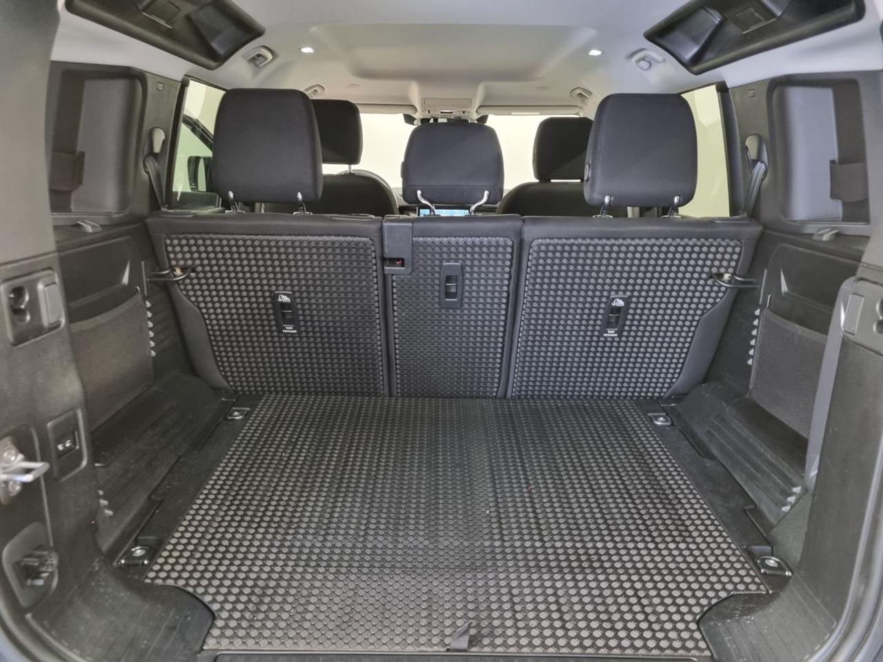 LAND ROVER Defender 110 2.0 SD4 240CV AWD Auto - 11