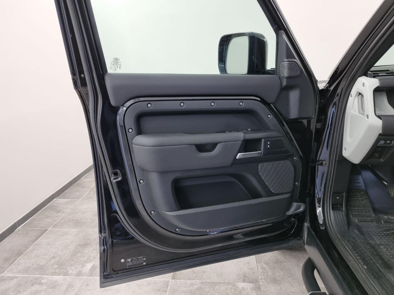 LAND ROVER Defender 110 2.0 SD4 240CV AWD Auto - 23