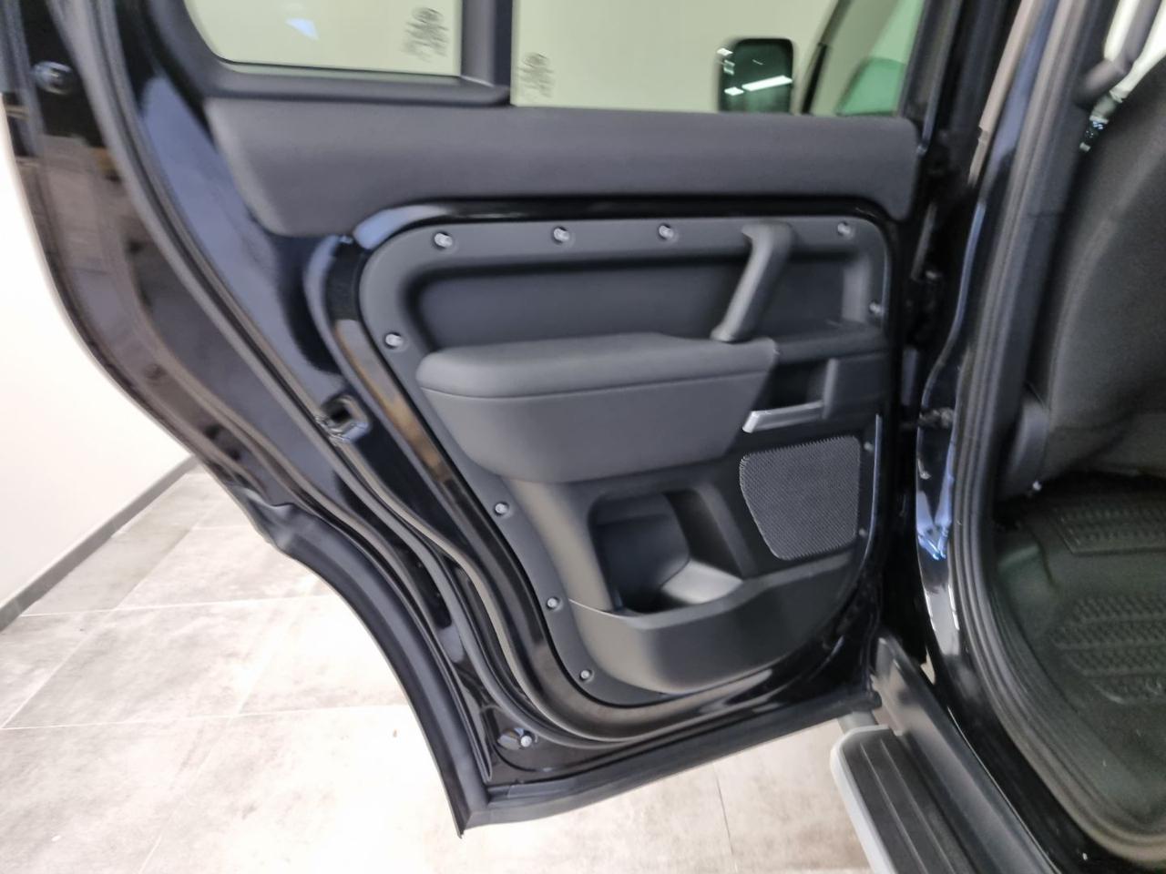 LAND ROVER Defender 110 2.0 SD4 240CV AWD Auto - 24