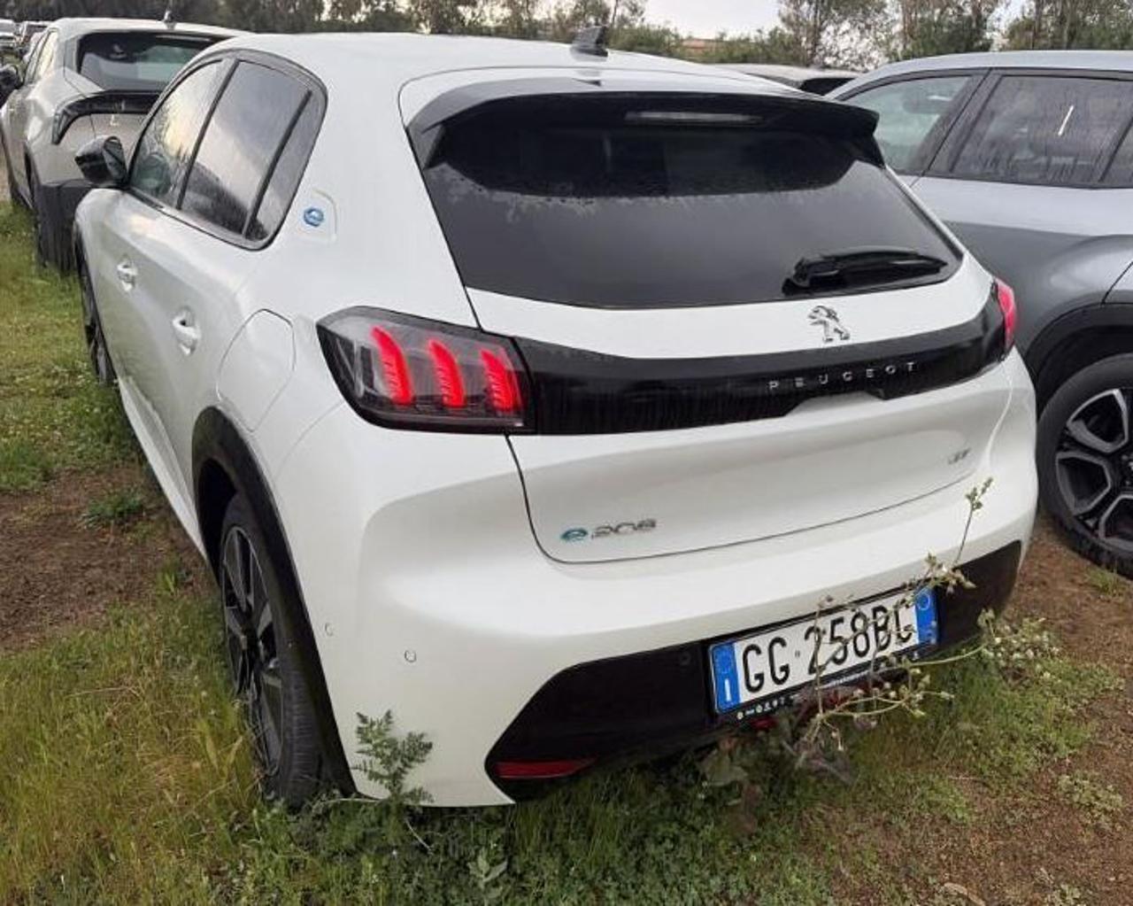 PEUGEOT 208 motore elettrico 136 CV 5 porte GT - 5