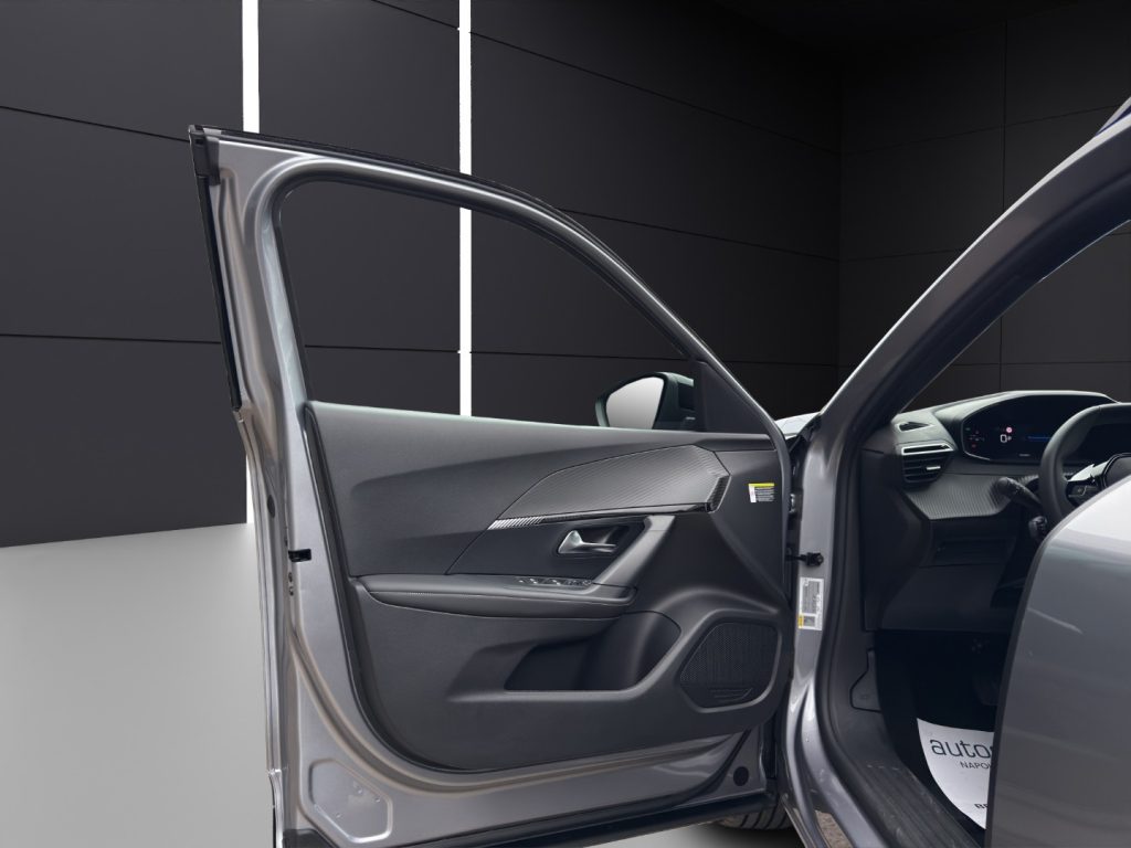 PEUGEOT 2008 Hybrid 136 e-DCS6 Allure - 12