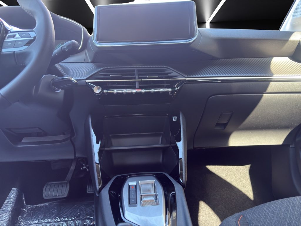 PEUGEOT 208 Hybrid 110 e-DCS6 Style - 13