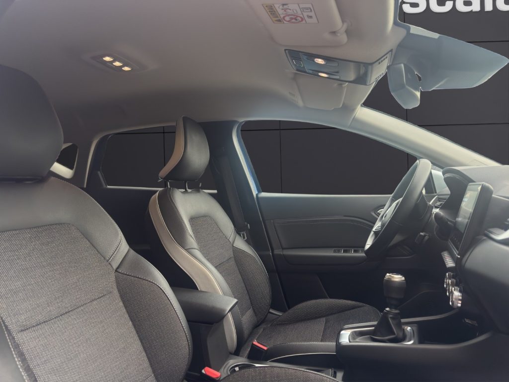 RENAULT Captur TCe 90 CV Techno - 18