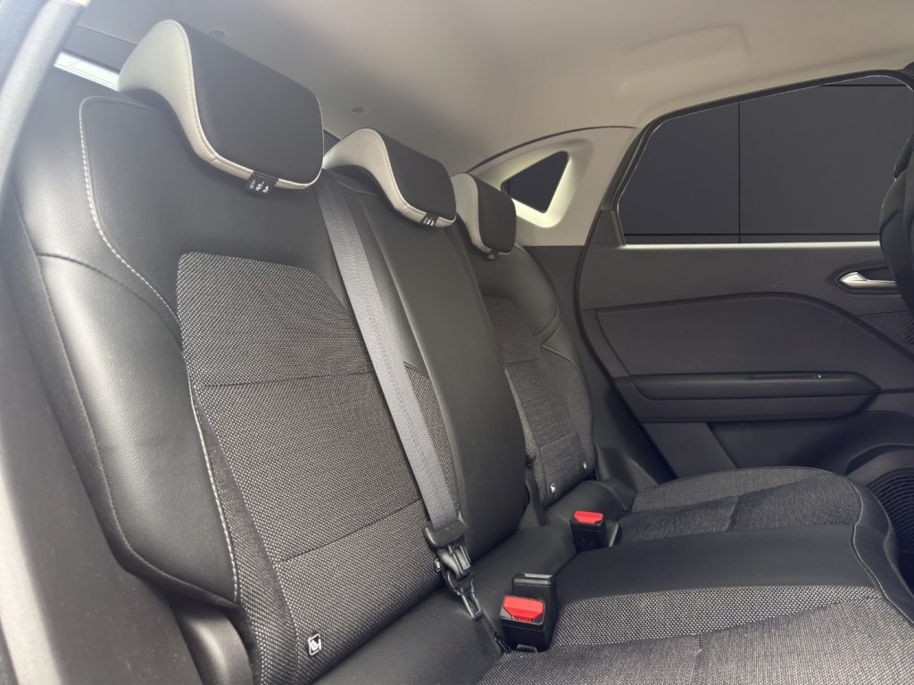 RENAULT Captur TCe 90 CV Techno - 19