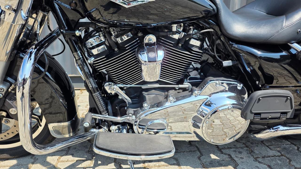 HARLEY-DAVIDSON FLHR Road King 2017 - 21