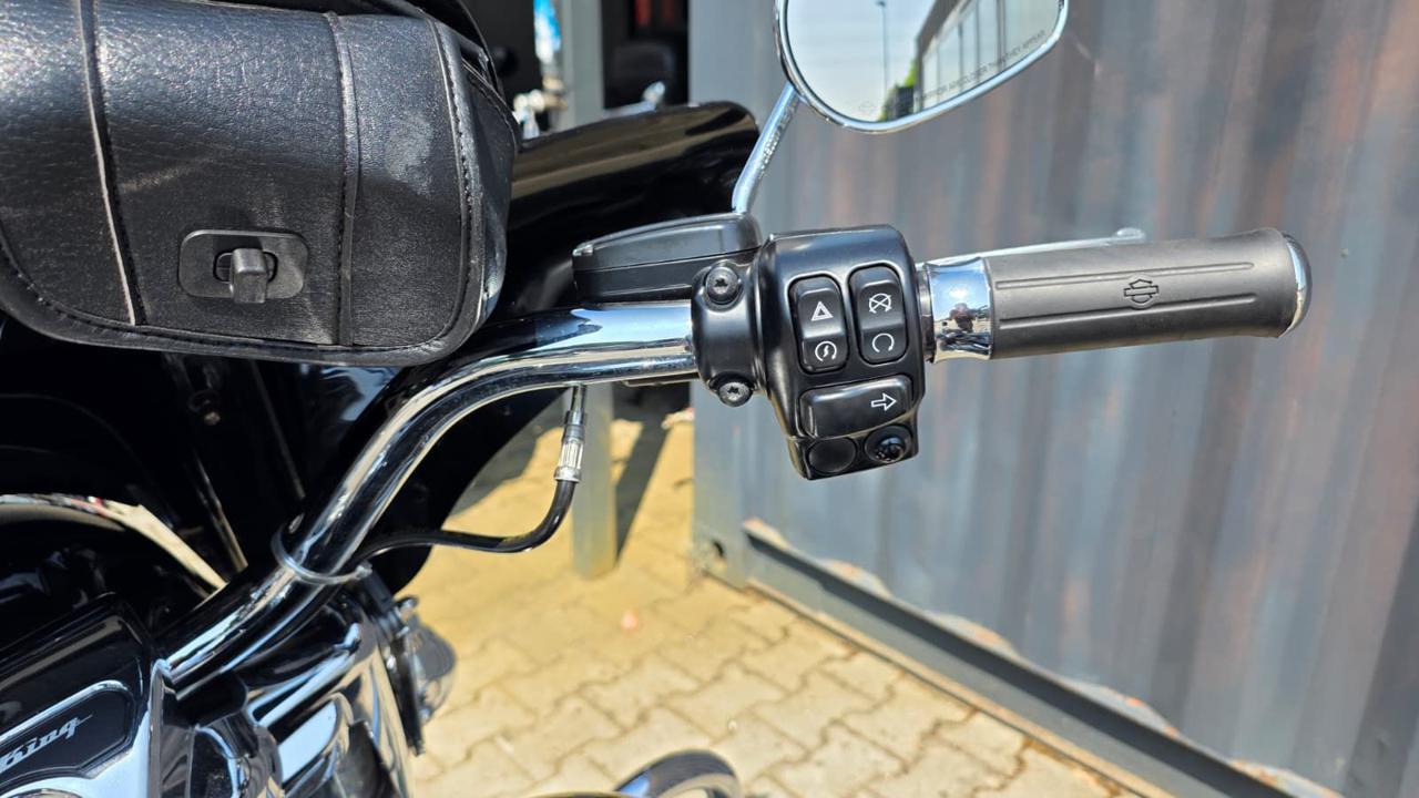 HARLEY-DAVIDSON FLHR Road King 2017 - 16