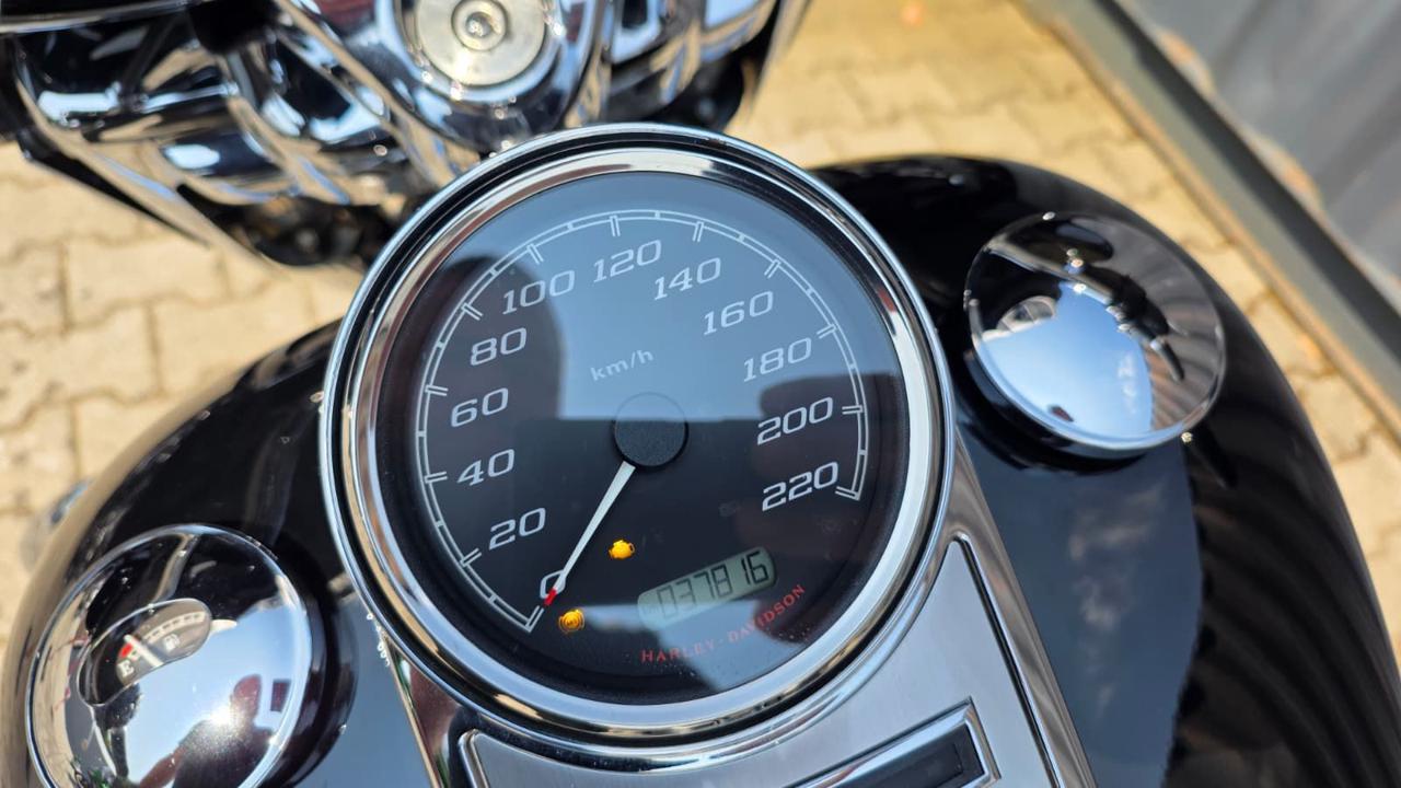 HARLEY-DAVIDSON FLHR Road King 2017 - 9