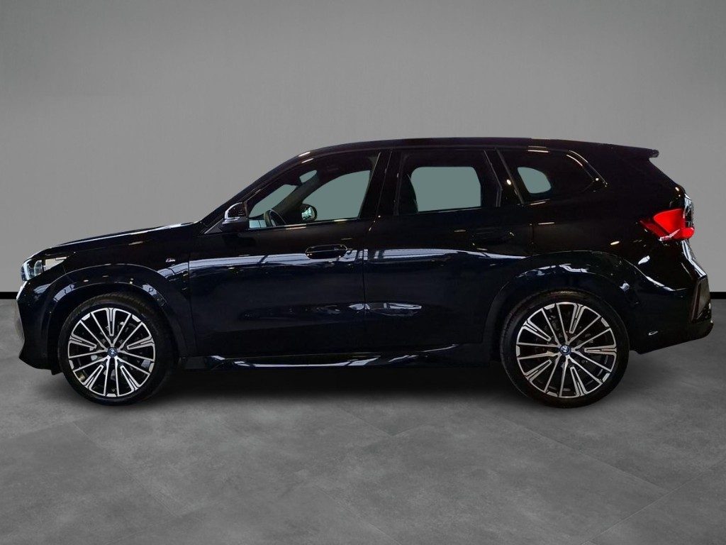 BMW iX1 eDrive 20 Msport Aut. + Tetto apr. - 3