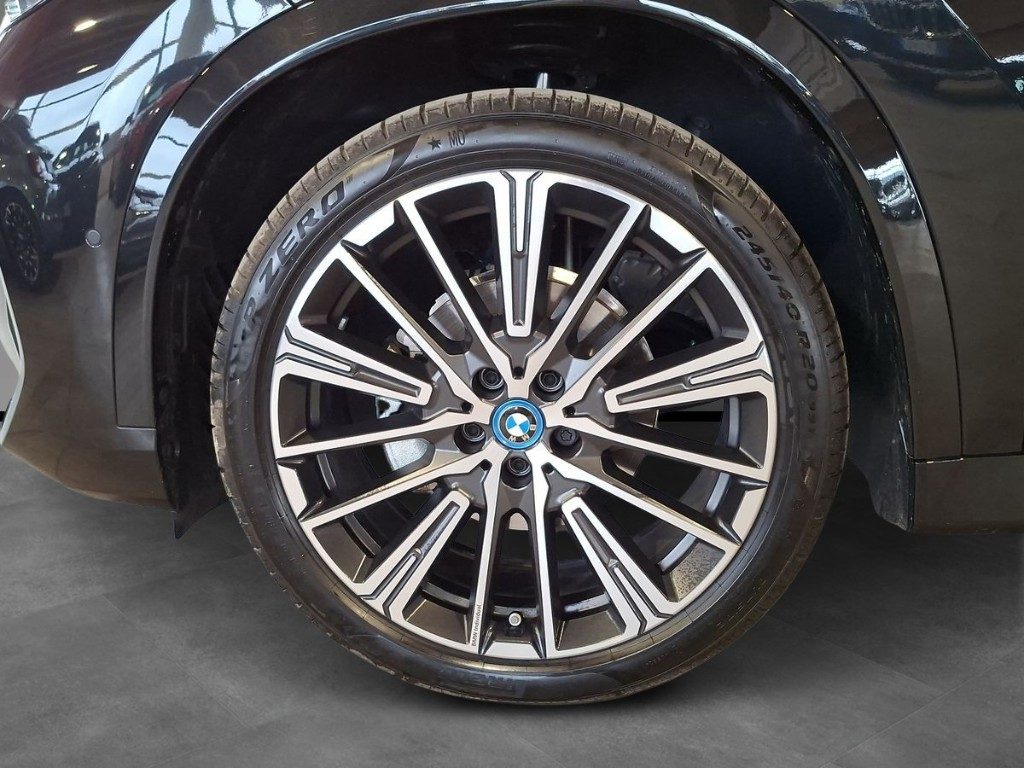BMW iX1 eDrive 20 Msport Aut. + Tetto apr. - 5
