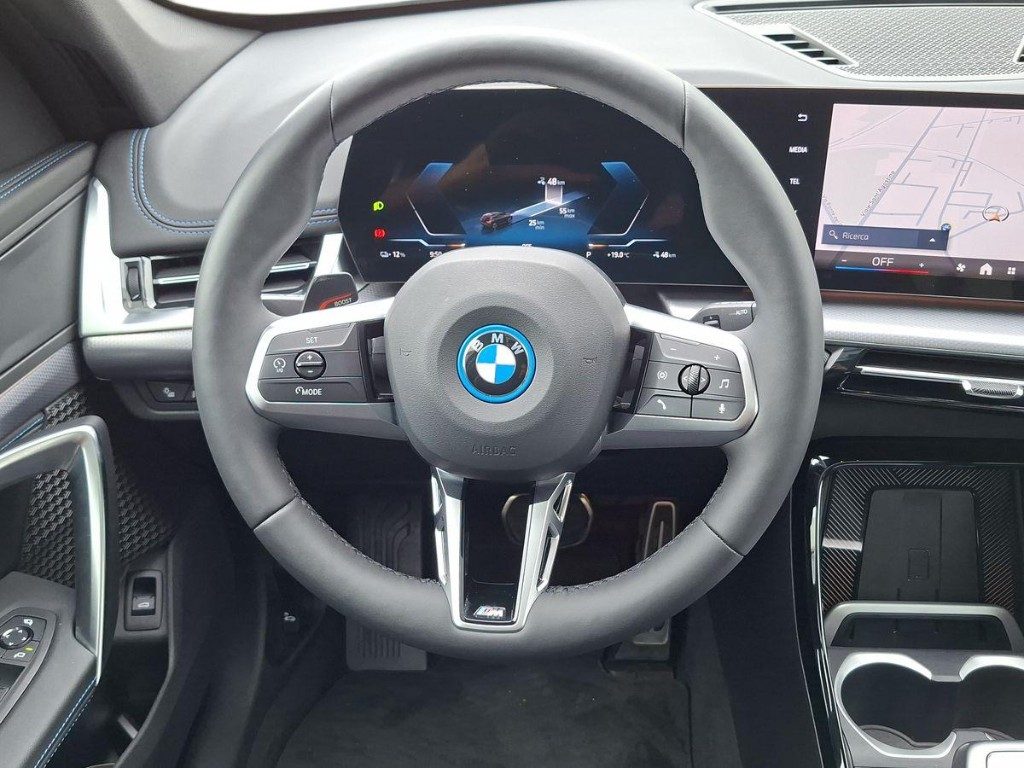 BMW iX1 eDrive 20 Msport Aut. + Tetto apr. - 11
