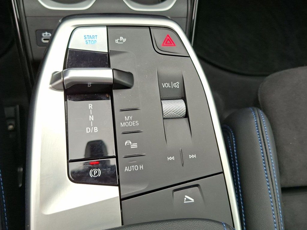 BMW iX1 eDrive 20 Msport Aut. + Tetto apr. - 13