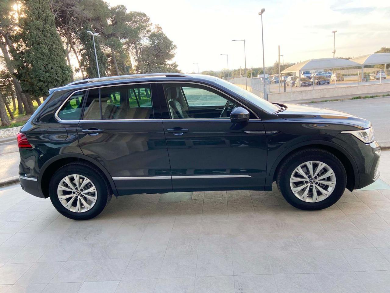 VOLKSWAGEN Tiguan 2.0 TDI 150 CV SCR DSG Life - 4