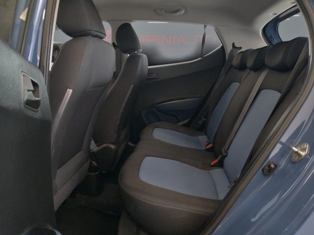 HYUNDAI i10 1.0 b. Login Unico Proprietario Ok Neopatentati - 17