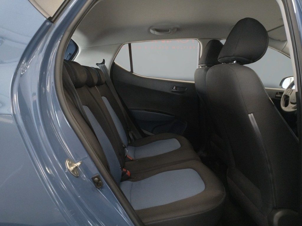HYUNDAI i10 1.0 b. Login Unico Proprietario Ok Neopatentati - 18