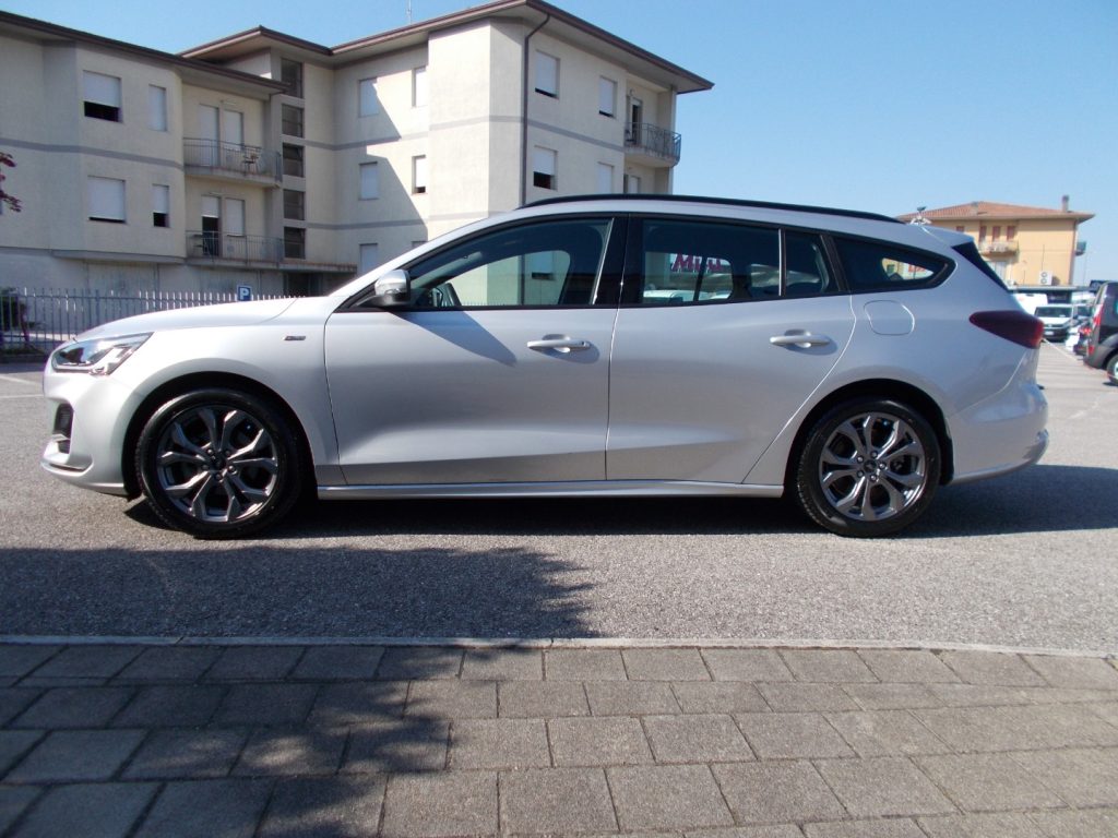 FORD Focus 1.0 EcoBoost Hybrid 125CV Powershift SW ST-Line De - 7