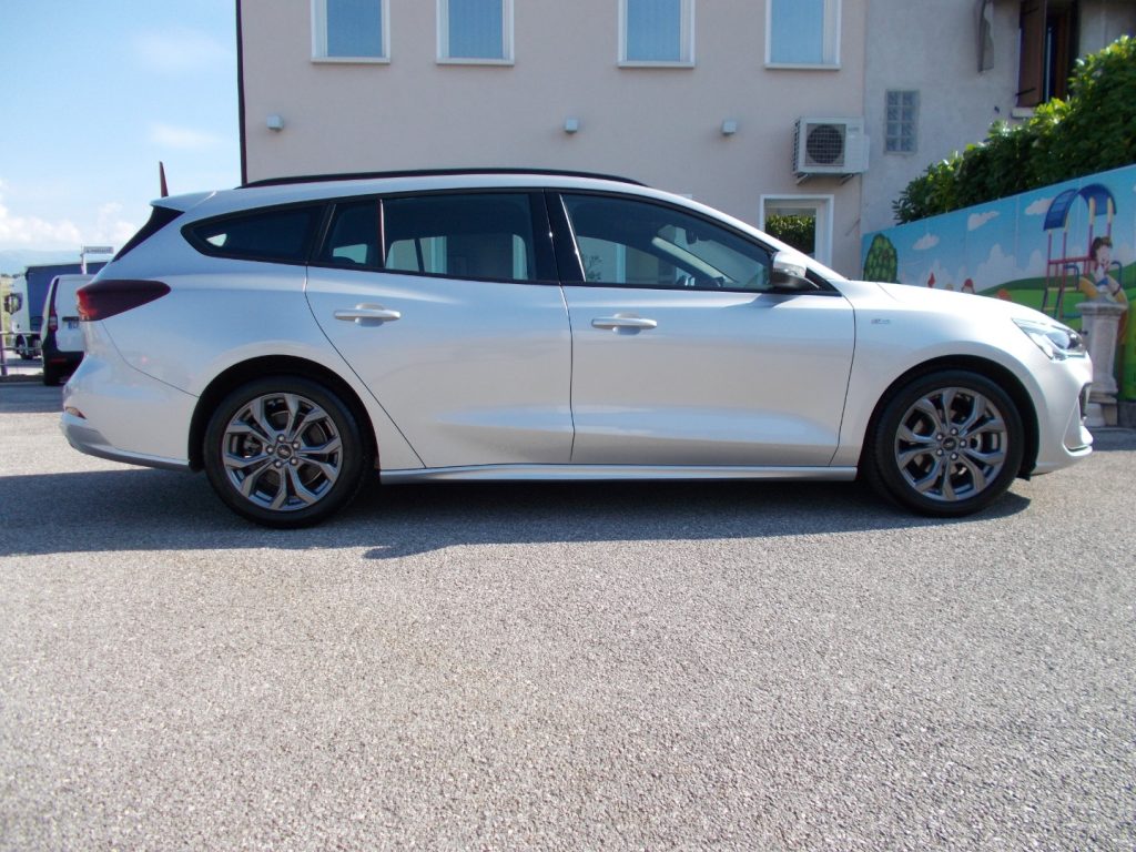 FORD Focus 1.0 EcoBoost Hybrid 125CV Powershift SW ST-Line De - 5
