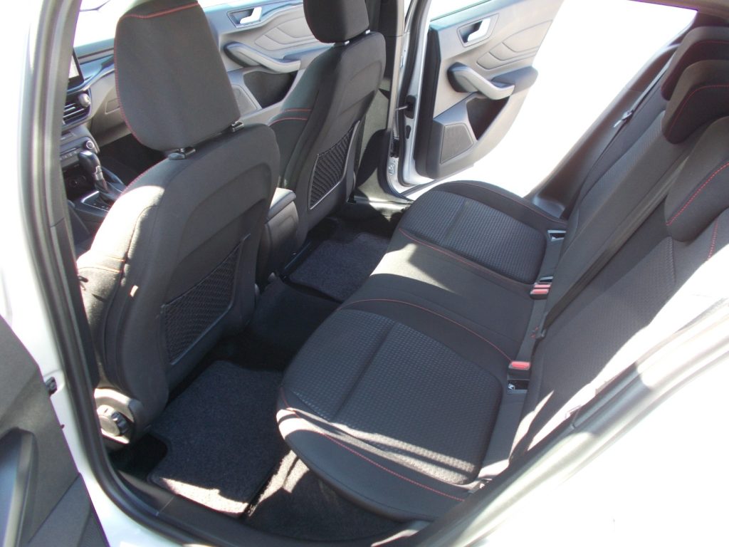 FORD Focus 1.0 EcoBoost Hybrid 125CV Powershift SW ST-Line De - 10