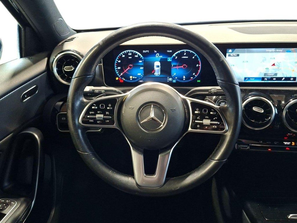 MERCEDES-BENZ A 200 d Automatic Sport - 9