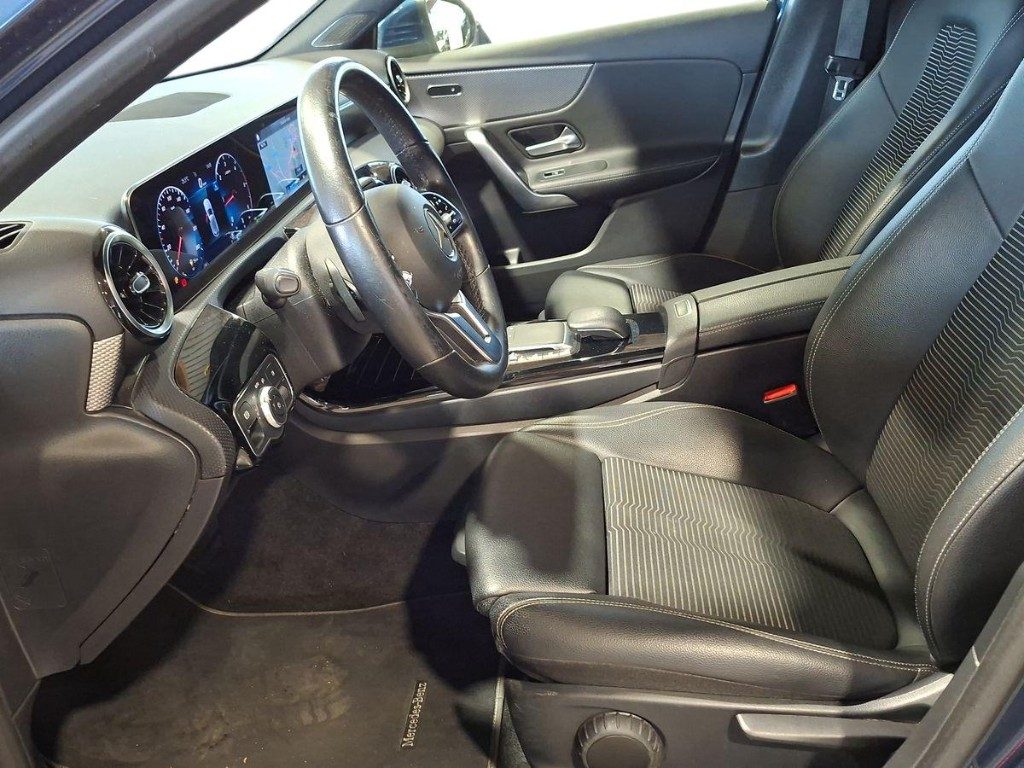 MERCEDES-BENZ A 200 d Automatic Sport - 8